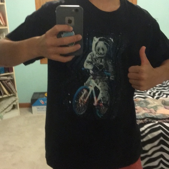 Space panda graphic tee shirt - Picture 3 of 3
